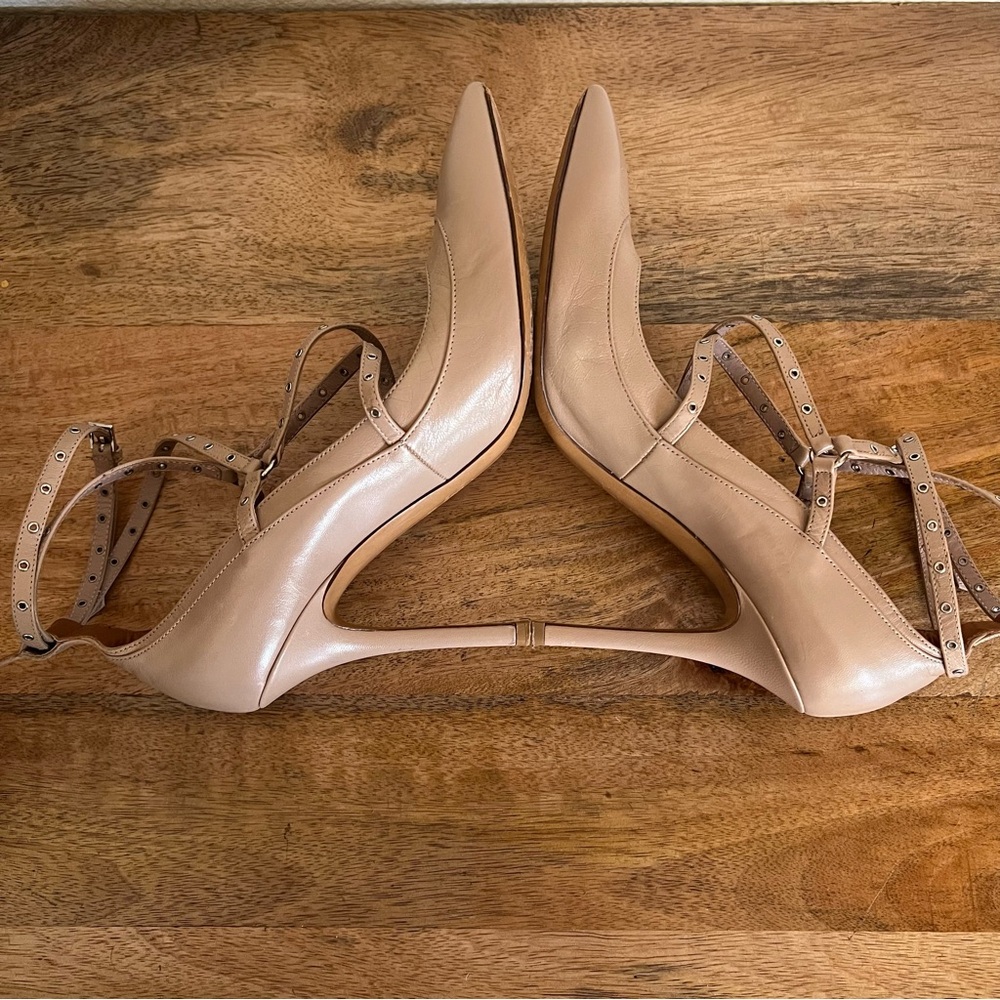 Valentino Garavani Nude Heels - Picture 8 of 16